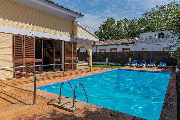 Apartamento para 8 personas, con Balcón y Terraza además de Jardín y Piscina en Cortes de la Frontera