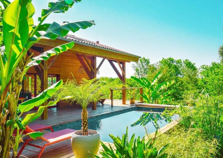 Location de vacances pour 13 personnes, avec jardin ainsi que piscine et vue, animaux acceptés à Saint-Laurent-de-Gosse