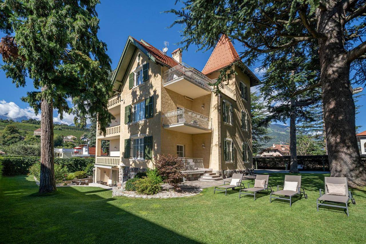 Deluxe Double or Twin Room in Meran, Sarntaler Alpen