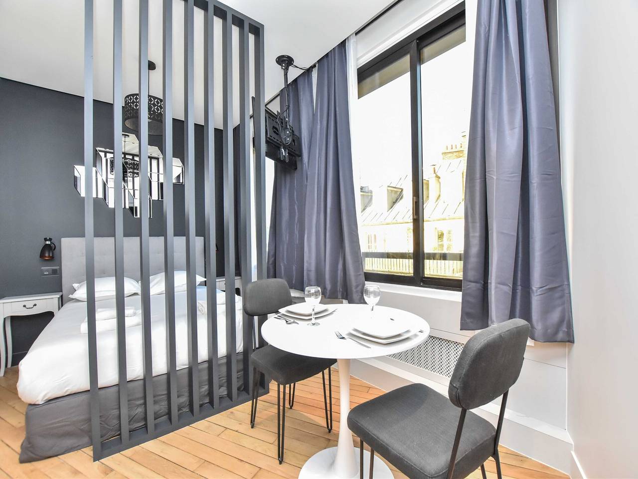 Appartamento intero, Monolocale chic con jacuzzi - 2P - vicino Palais Garnier in Parigi, Ile-de-France