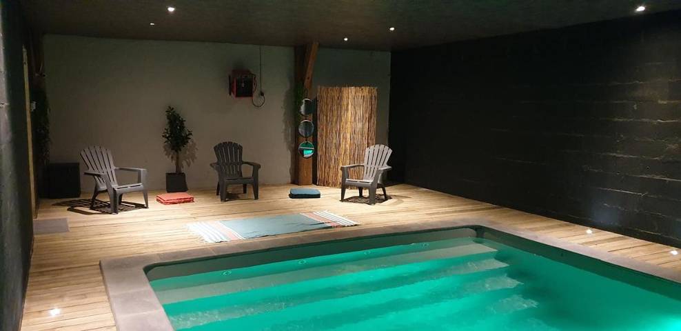 Chambre d’hôte pour 4 personnes, avec Terrasse ainsi que Jardin et Piscine