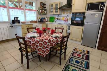 Gîte pour 2 personnes, avec jardin à Saint-Léonard