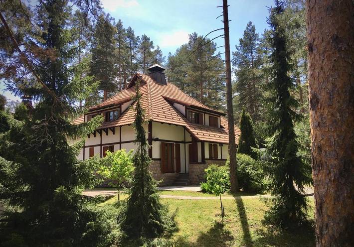 Ferienwohnung für 4 Personen, mit Ausblick und Seeblick sowie Garten, mit Haustier in Zlatibor