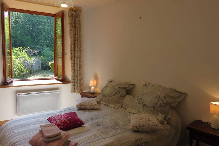 Location de vacances pour 12 personnes, avec jardin à Rochechouart - 2