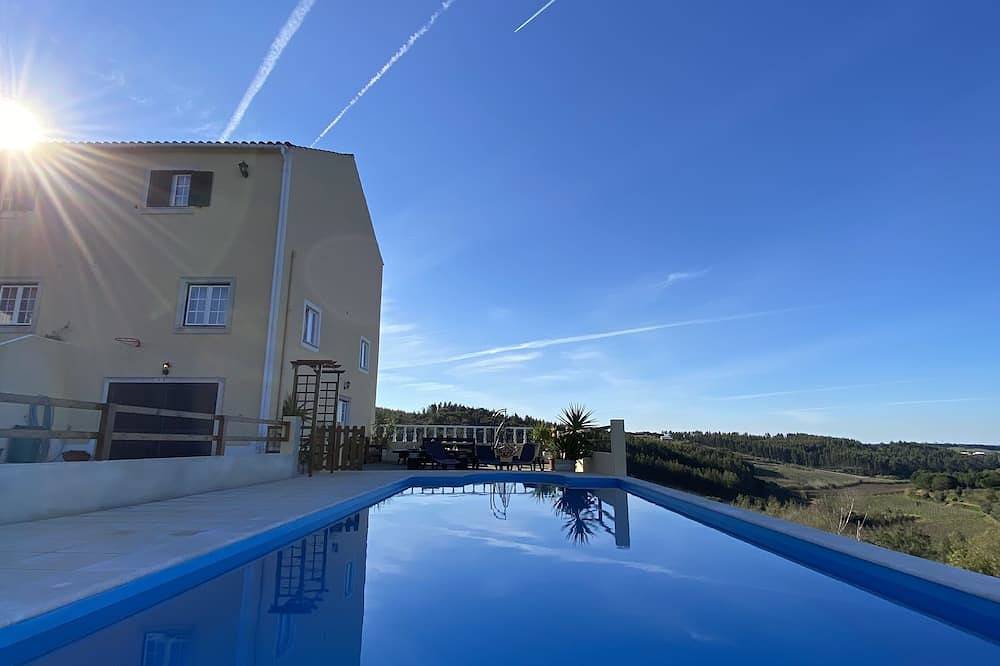 Terreno Terra Luso perto da Serra de Montejunto. in Serra de Montejunto, Distrito de Lisboa