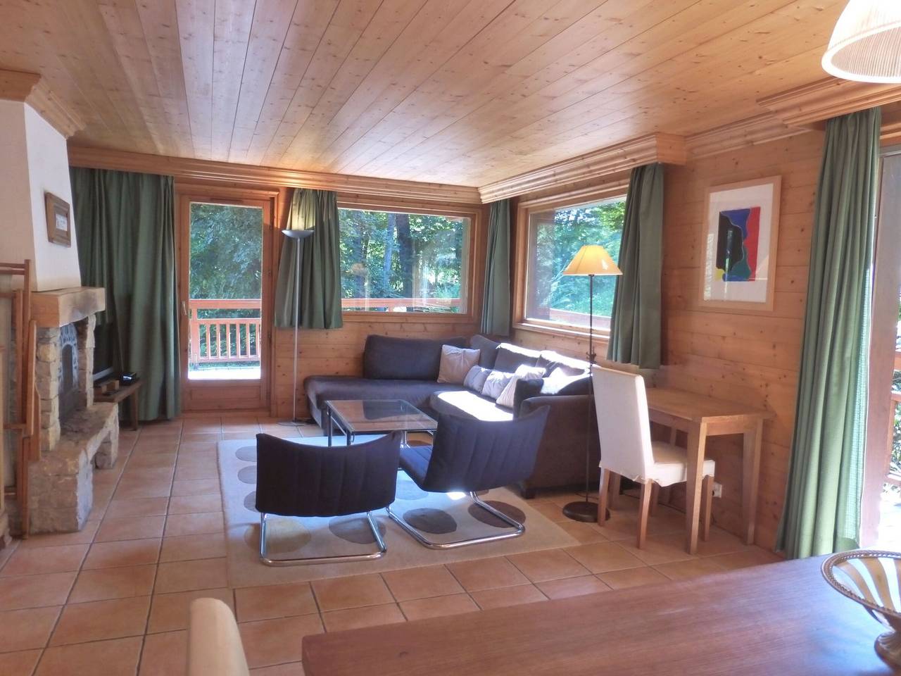 Geheel appartement, Charming 3-Bed Apartment for 7 with Ski-In/Ski-Out and Terrace in Méribel in Méribel, Les Allues
