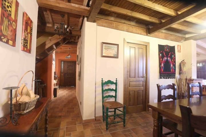 Casa rural con piscina para 12 personas, con vistas además de piscina y jardín en Provincia de Ávila - 4