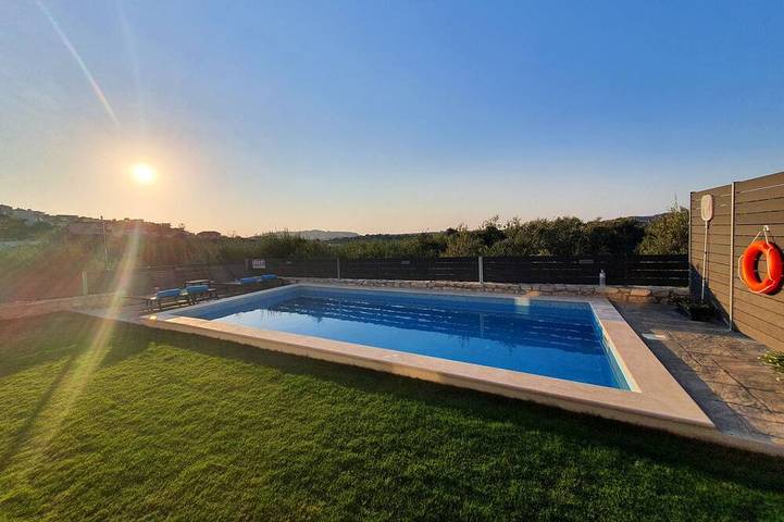 Villa für 5 Personen, mit Garten und Terrasse - 1