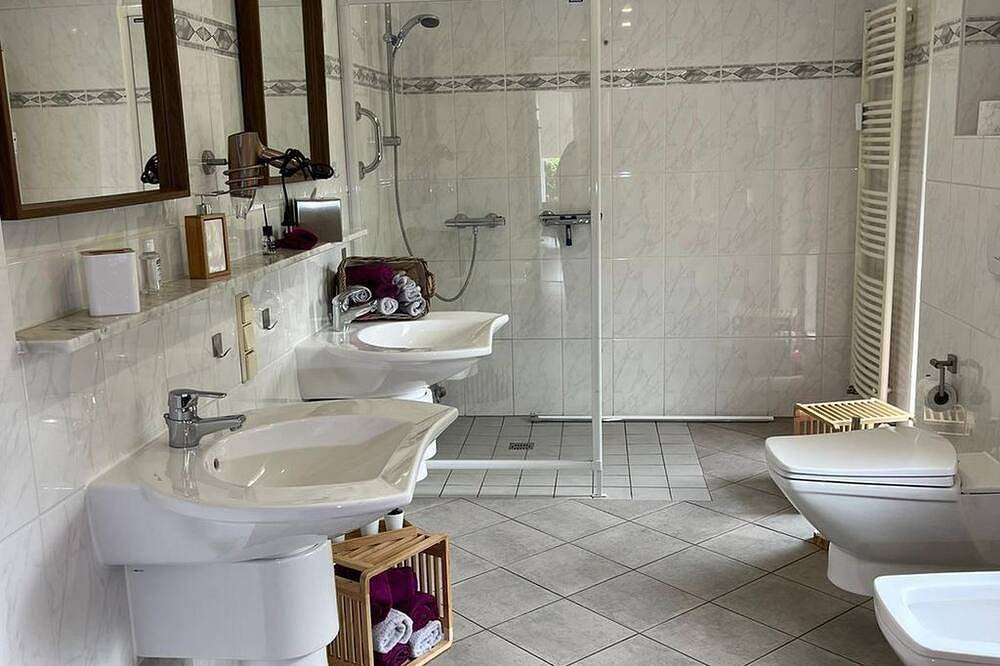 Ganze Wohnung, Ferienwohnung Göttert – Haus Erika - Appartement/Fewo, Dusche, Wc in Beckingen, Saar-Nahe-Bergland