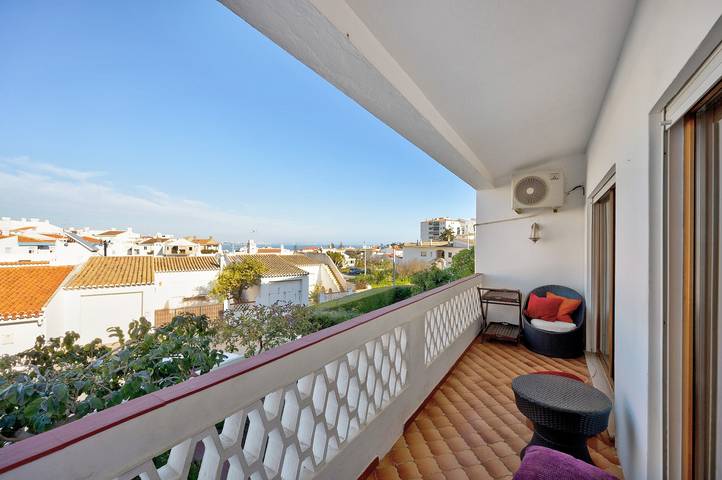 Apartamento inteiro, Apartamento 'Lagos Terraço Villa' com Terraço Privado, Wi-Fi & Ar Condicionado in Santa Maria, São Gonçalo de Lagos