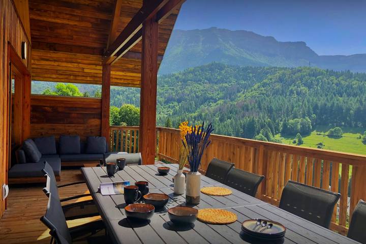 Chalet pour 9 personnes, avec jardin, adapté aux familles dans Parc naturel régional de la Chartreuse
