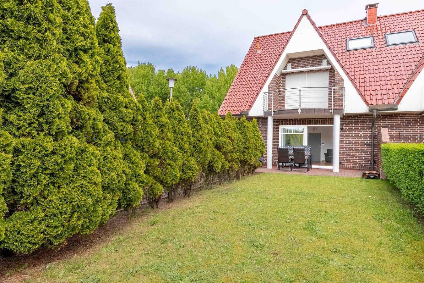 Ganze Wohnung, Südoase - Moderne Ferienwohnung mit Terrasse & Garten in ruhiger Lage in Borkum
