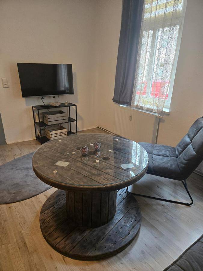 Ferienwohnung für 7 Personen, mit Terrasse und Garten in Bernburg