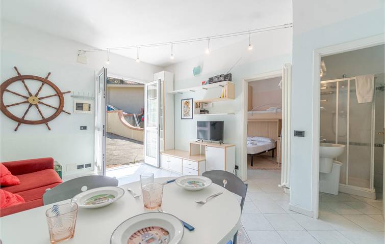 Beachside Apt: TV, Parking, Waterpark & Terrace in Rapallo (City), Rapallo