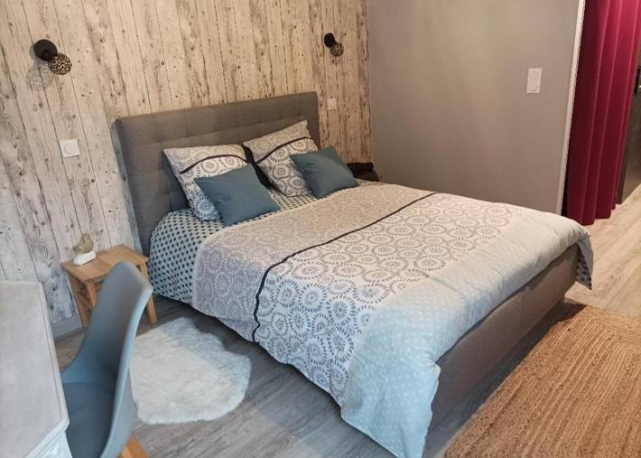 Gîte pour 2 personnes, avec Terrasse ainsi que Jardin et Vue à Lumbin