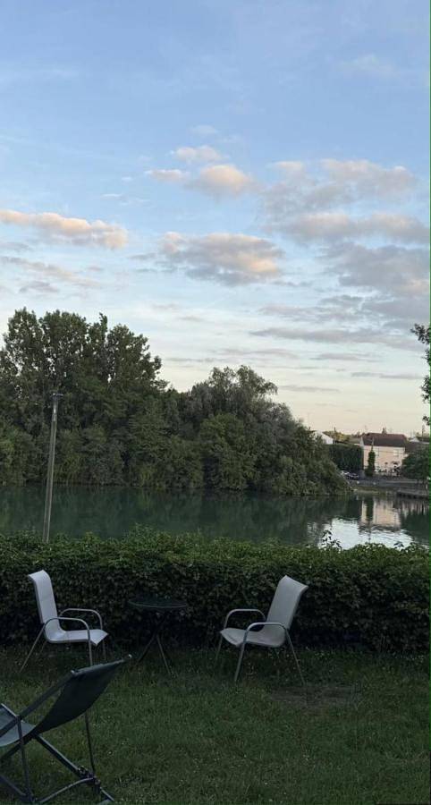 Gîte pour 2 personnes, avec terrasse à Montereau-Fault-Yonne - 2