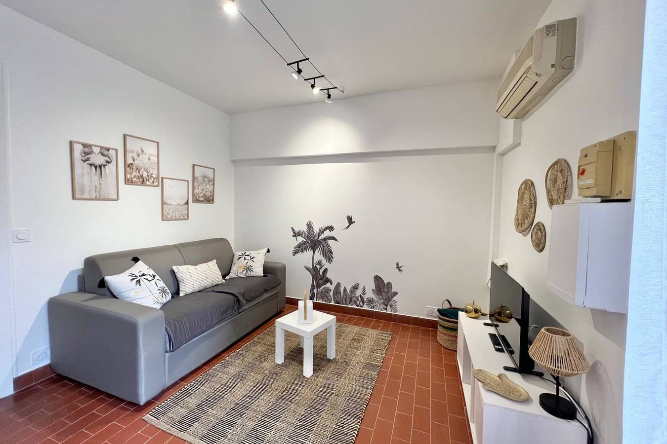 Ganzes Studio, Studio für 2 Personen mit Terrasse in Antibes, Cannes und Umgebung