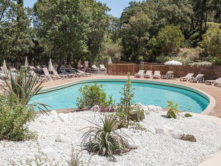 Appartement entier, Pierre & Vacances Résidence Les Restanques du Golfe de Saint-Tropez - Appartement 4 personnes - - 1 alcôve de couchage - Terrasse ou balcon in Grimaud, Côte méditerranéenne (France)