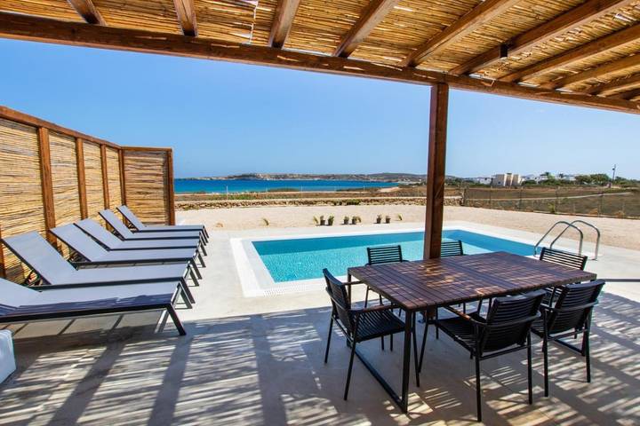 Location de vacances pour 7 personnes, avec piscine ainsi que vue et jardin dans Karpathos - 3