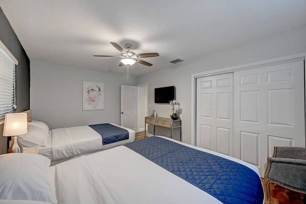 Wonderful 4Br & 3Ba Villa Heated Pool near Beach in Hollywood (Florida), Broward County