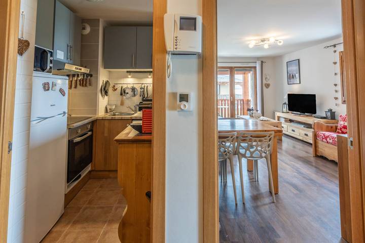 Apartamento entero, Apartamento «Le Madres» con vistas al lago y terraza privada in Les Angles, Parque Natural Regional de los Pirineos Catalanes