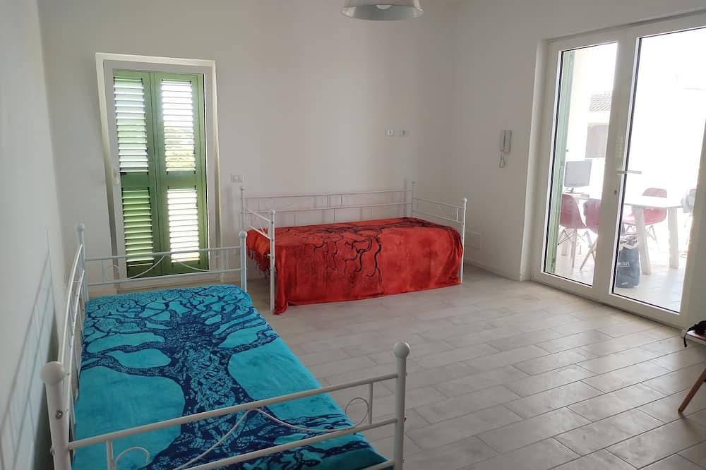 Ganze Wohnung, Salento, Lecce, Torre Chianca: independent apartment 6 beds and verandas in Torre Chianca, Lecce Provinz