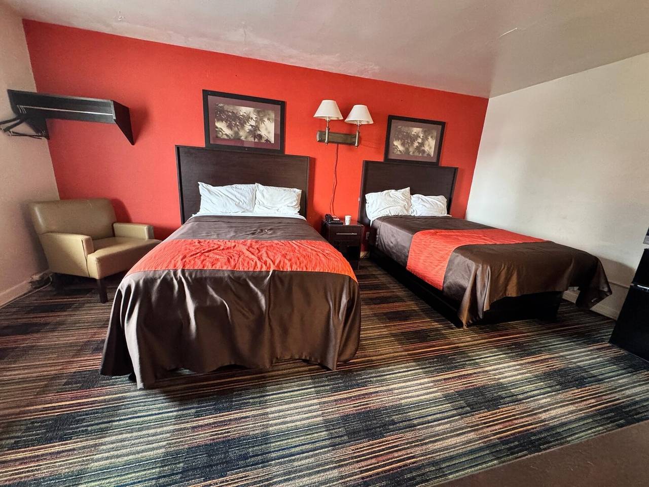 Ganze Wohnung, 1 Kingsize-Bett & 2 Doppelbetten in Ashland (VA), Hanover County
