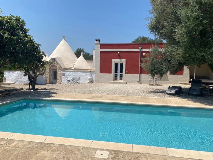 Trullo per 10 persone, con giardino, adatto a famiglie con bambini - 1