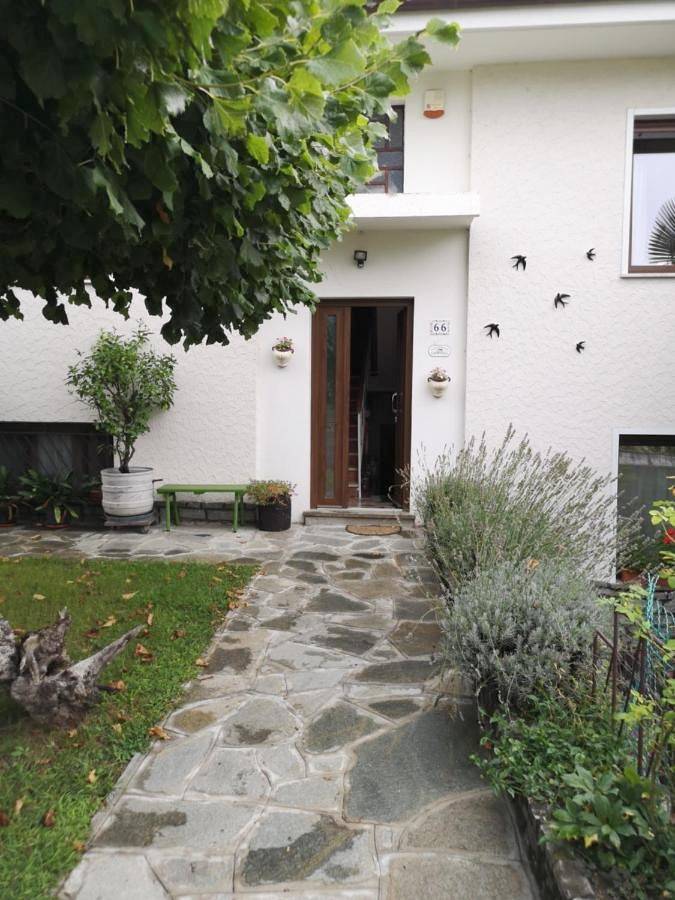 Gîte pour 7 personnes, avec jardin et vue à Bussolin - 4