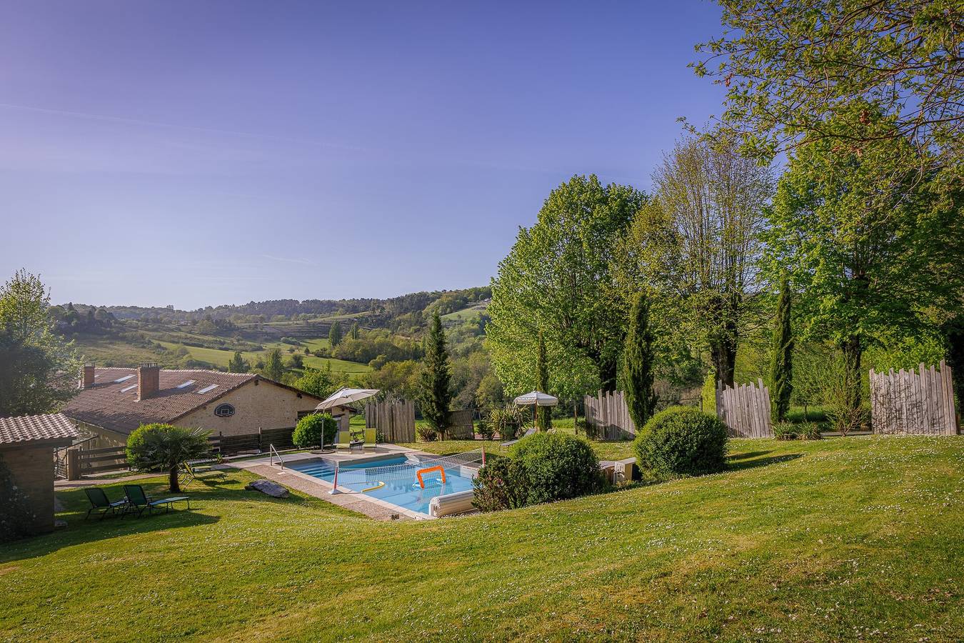 Maison de vacances 'Villa "Maeltri"' avec piscine privée, Wi-Fi et climatisation in Léguillac-de-l'Auche, Périgord Blanc