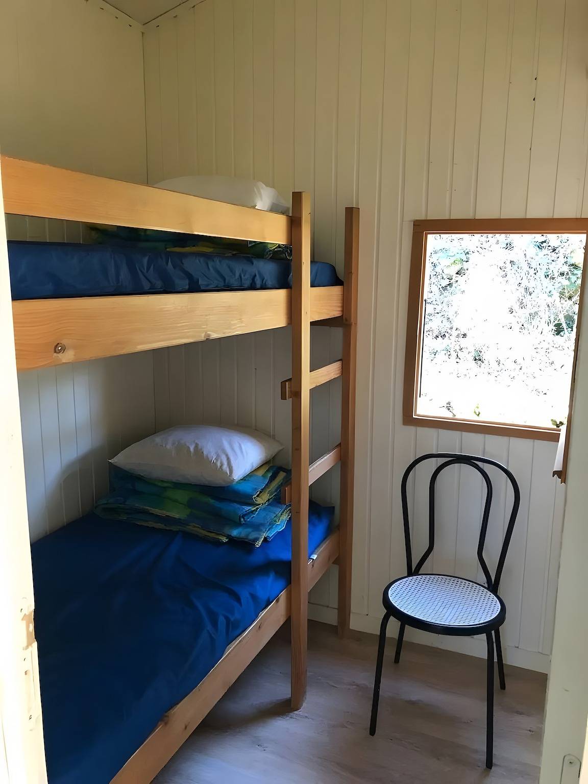 Chalet "Comfort Shared Pool" with Pool, Shared Terrace, and Wi-Fi in Les Vans, Cevennerne