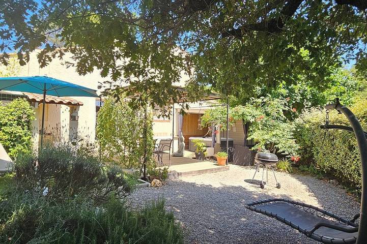 Ferienhaus für 4 Personen, mit Pool und Terrasse sowie Garten, mit Haustier - 1