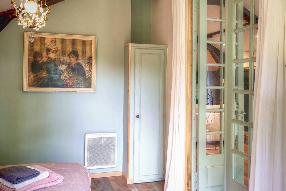 Gîte Le Pigeonnier, Urval, quiet and wooded surroundings, Périgord Noir in Urval, Périgord Pourpre