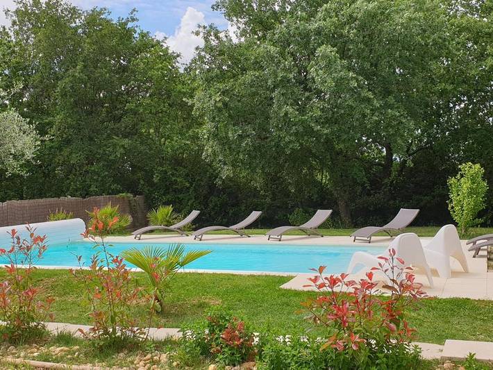Location de vacances pour 8 personnes, avec piscine ainsi que vue et jardin à Saint-Marcel-d'Ardèche - 2
