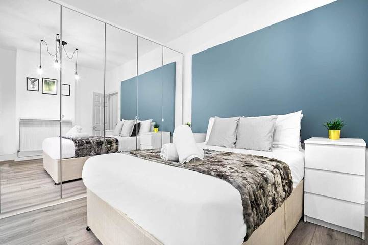 Luxury Townhouse - 4 Bed - Terrace - Parking in Birmingham, Birmingham Area