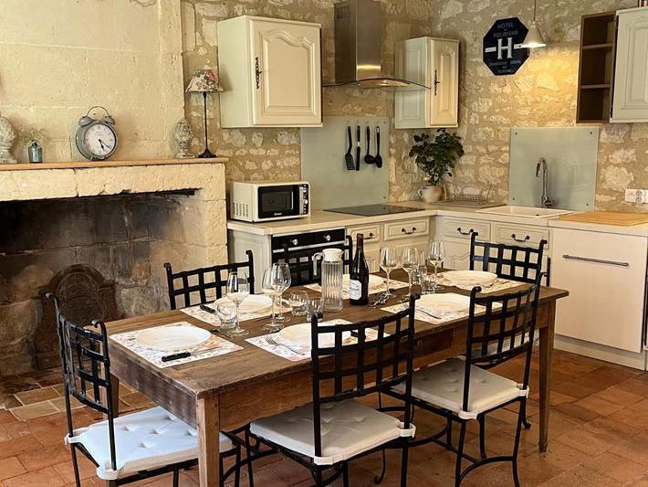 Location de vacances pour 6 personnes, avec jardin à Benais - 2