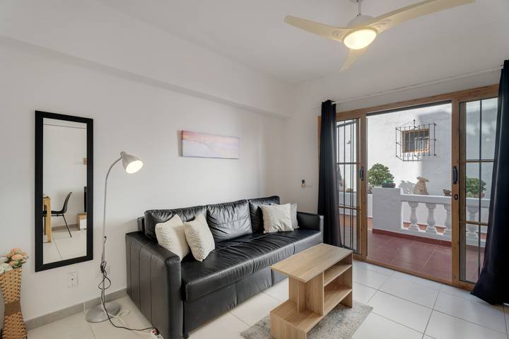 Entire apartment, Holiday Apartment 'Port Royal' with Heated Pool in Los Cristianos, Arona