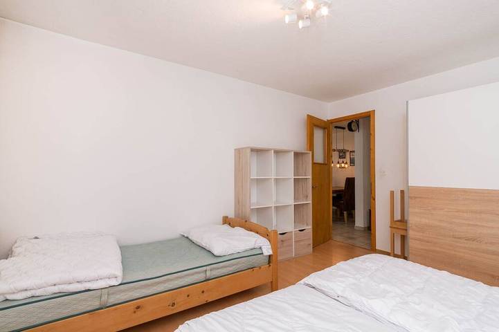 Ganze Wohnung, Helle 2-Zimmer in Davos mit Parkplatz und Balkon in Davos Platz 1, Davos