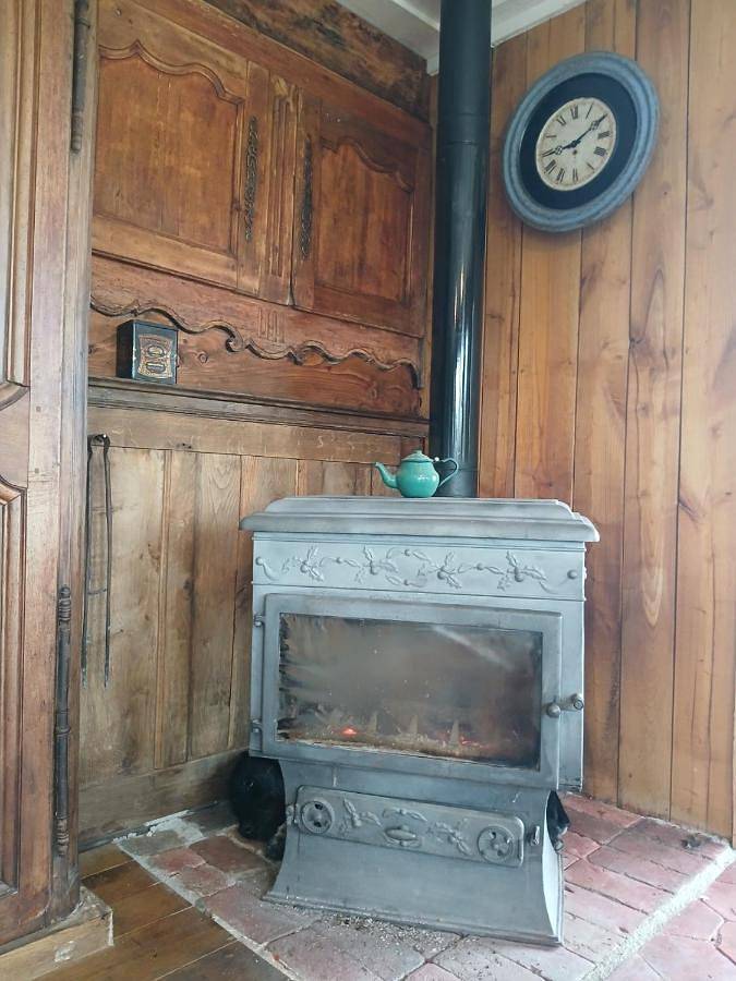 Gîte pour 4 personnes, avec jardin ainsi que vue et piscine, animaux acceptés à Thauron - 4