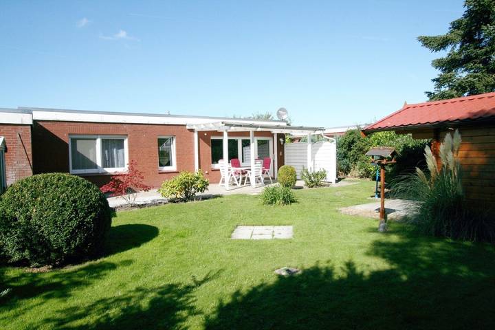 Ferienhaus für 5 Personen, mit Terrasse und Garten in Norddeich - 2