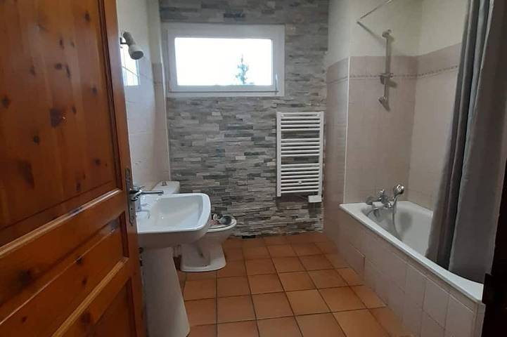 Gîte pour 4 personnes, avec terrasse à Crots - 4