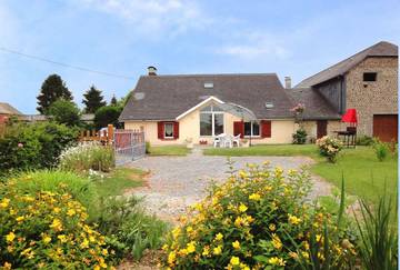 Gîte pour 6 personnes, avec terrasse et jardin dans Riupeyrous