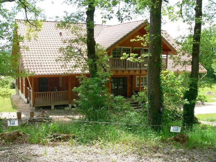 Location de vacances pour 2 personnes, avec terrasse et jardin ainsi que vue et piscine à Autoire - 3