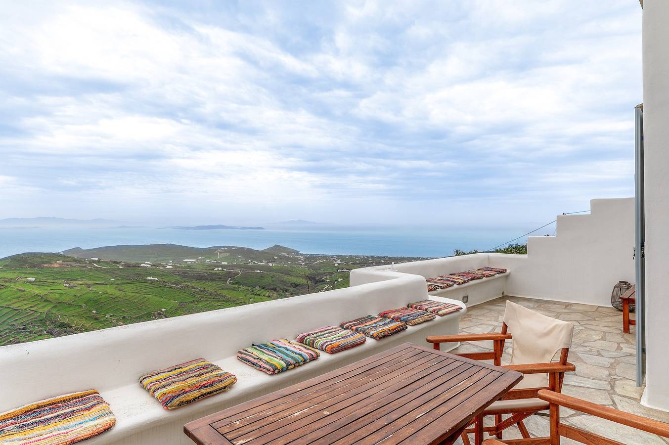 Holiday Home 'Modern New Tinos' with Sea View, Private Terrace and Wi-Fi in Tinos