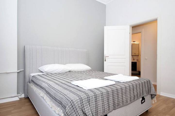Apartamento entero, 3-Bedroom Flat in Great Location in Taksim Beyoglu Istanbul in Beyoğlu, Estambul