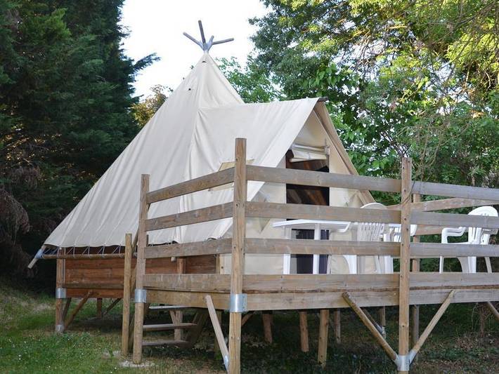 Camping pour 4 personnes, avec Bassin pour enfant dans Auvergne-Rhône-Alpes - 2