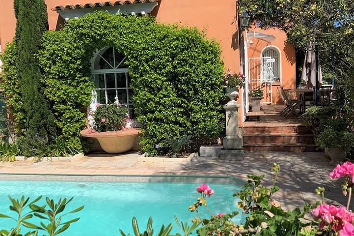 Villa pour 6 personnes, avec balcon et jardin dans Cap d’Antibes