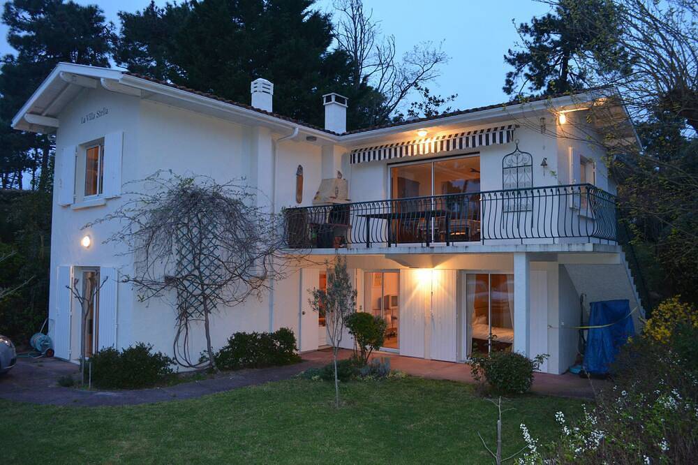 Chambres d’hôtes La Villa Stella  à Arcachon avec piscine in La Teste-de-Buch, Région d'Arcachon