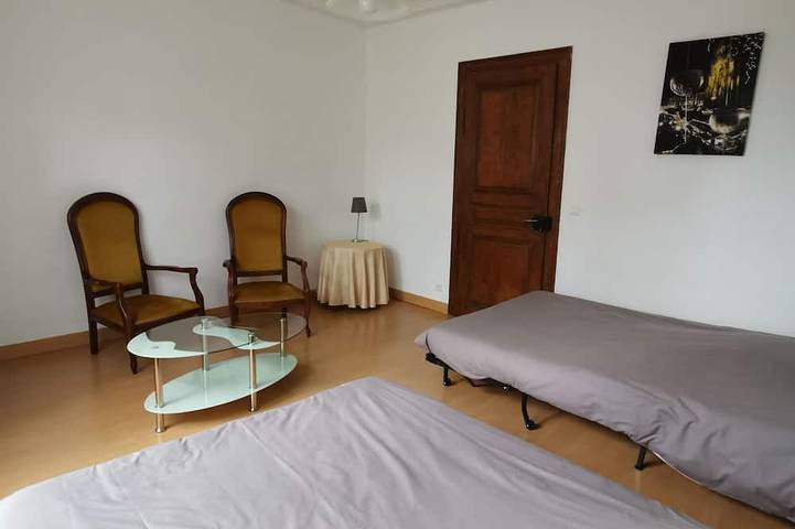 Appartement entier, Appartement dans maison, a partir de 2 jusqu'à 4 personnes, 2 chambres, jardin. in Mulhouse, Région de Mulhouse