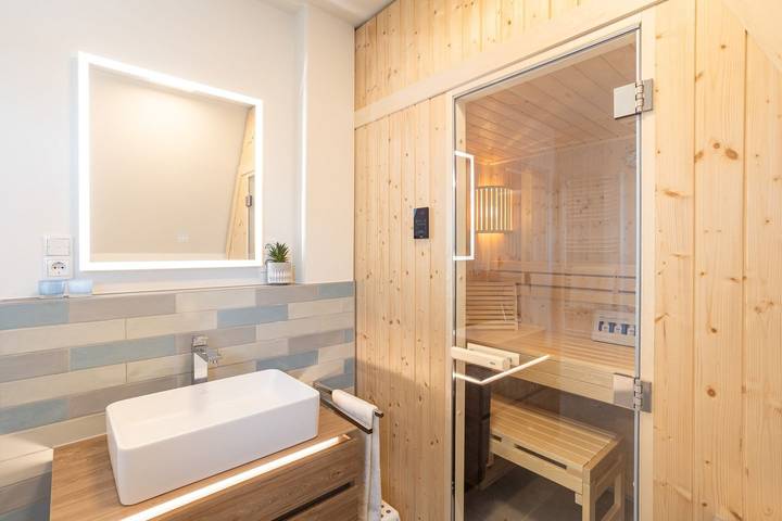 Ferienwohnung für 2 Personen, mit Sauna und Balkon, kinderfreundlich in Timmendorfer Strand - 2